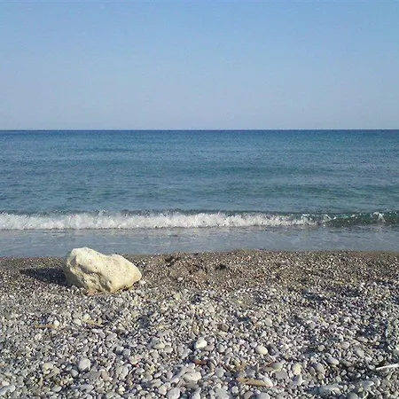 Ξενοδοχείο με διαμερίσματα Avra Palm